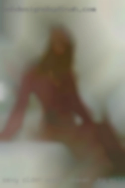 Sexy older woman in KY will women with curves.