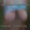 Woman looking 3some