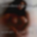 Woman looking 3some